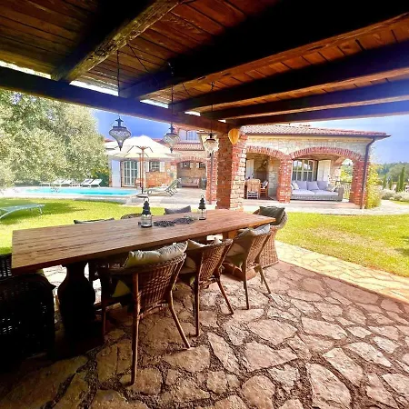 Villa Vicia - Authentisches In Visnjan, Kroatien *